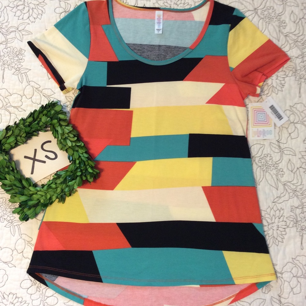 NWT LuLaRoe Classic Tee XS